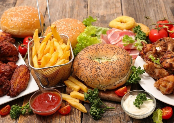 Chế độ ăn có ảnh hưởng đến hiệu quả của quá trình trị mụn chuẩn y khoa
